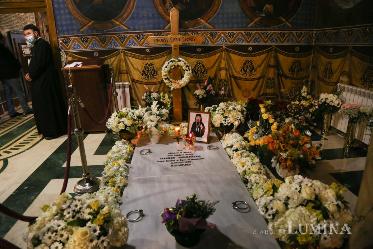 A fost întronizat noul Episcop al Devei şi Hunedoarei 198604