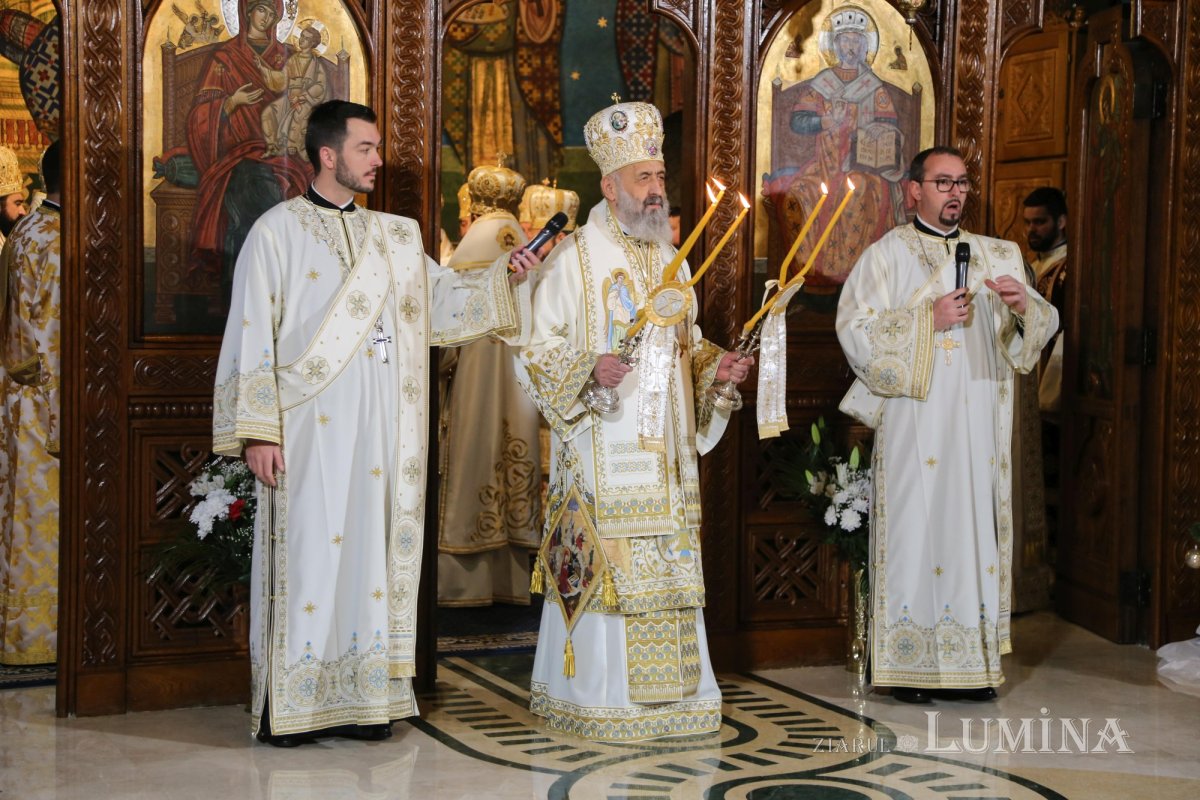 A fost întronizat noul Episcop al Devei şi Hunedoarei 198609