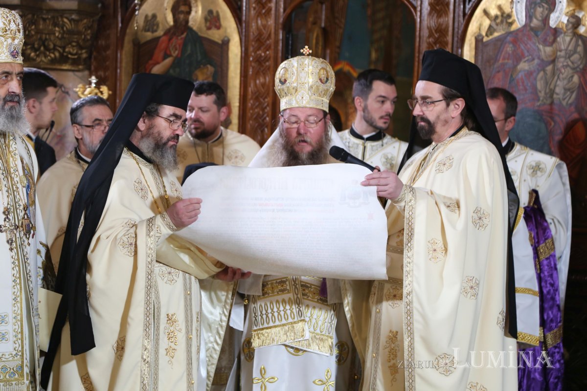 A fost întronizat noul Episcop al Devei şi Hunedoarei 198630