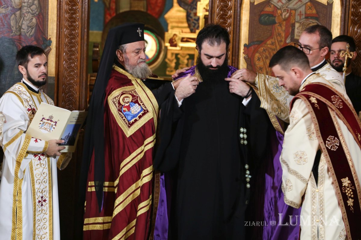 A fost întronizat noul Episcop al Devei şi Hunedoarei 198634