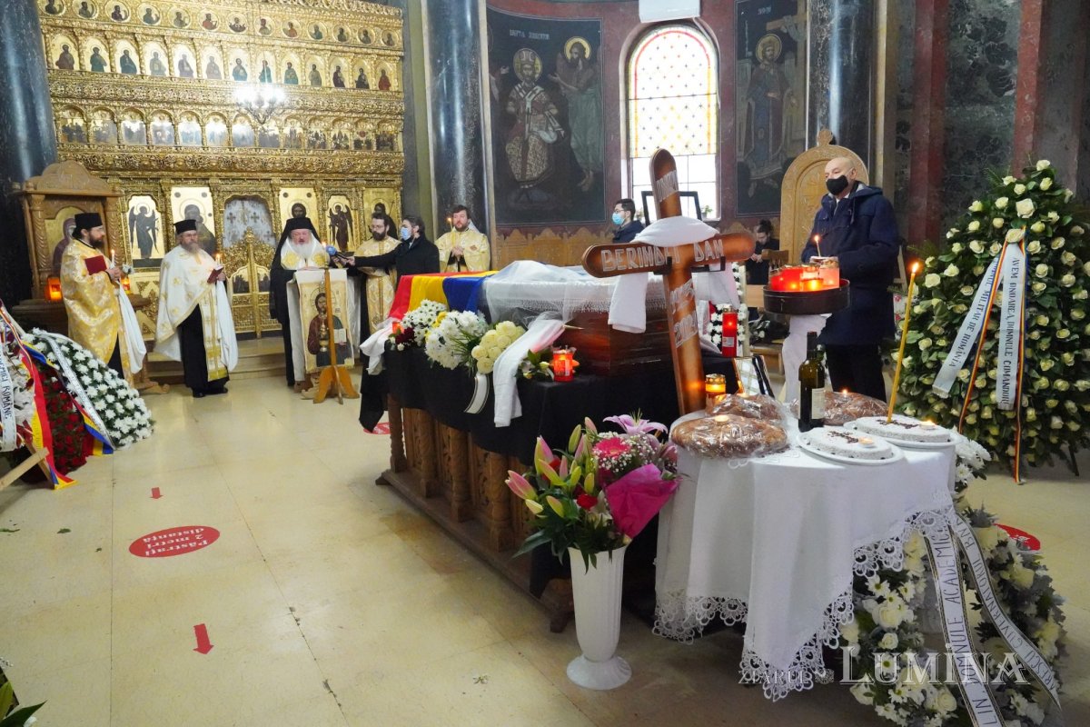 Academicianul Dan Berindei a fost condus pe ultimul drum 198886