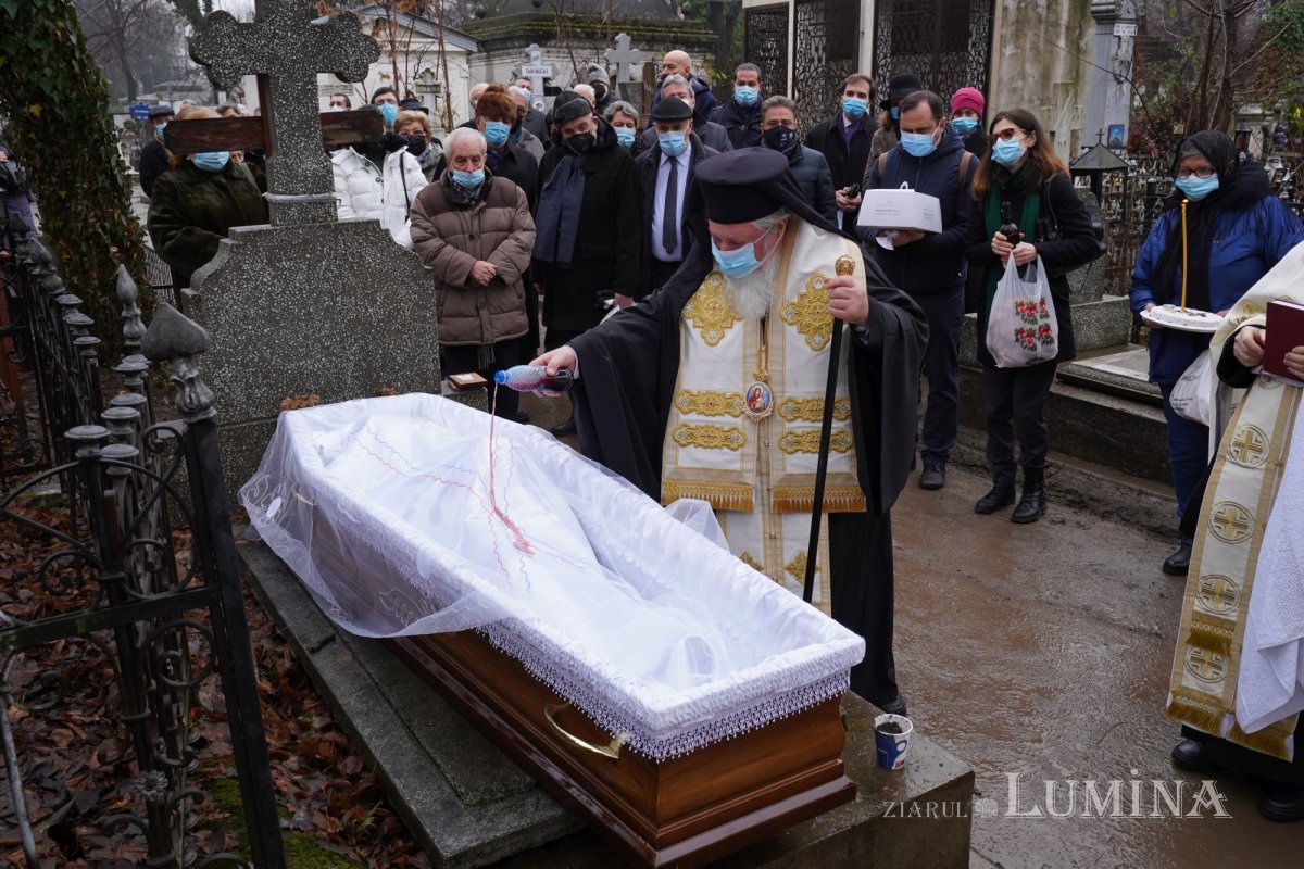 Academicianul Dan Berindei a fost condus pe ultimul drum 198902