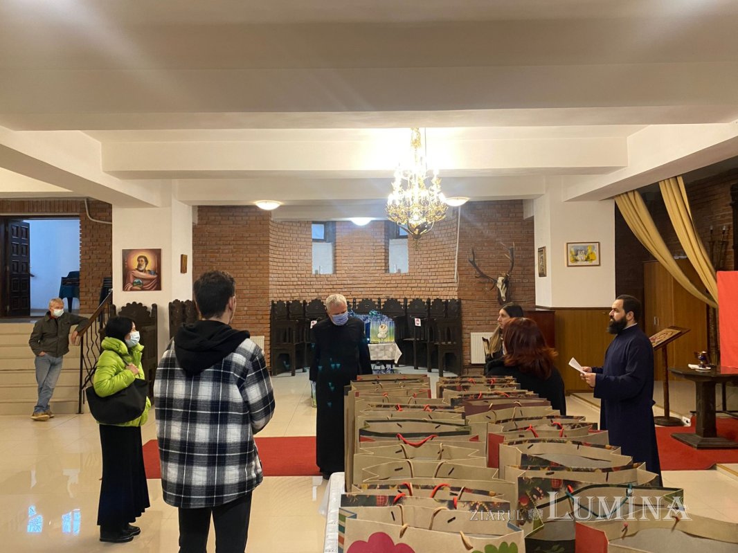 Parohia Iancu Vechi-Mătăsari a ajutat cu peste 170.000 de lei familiile defavorizate 198991