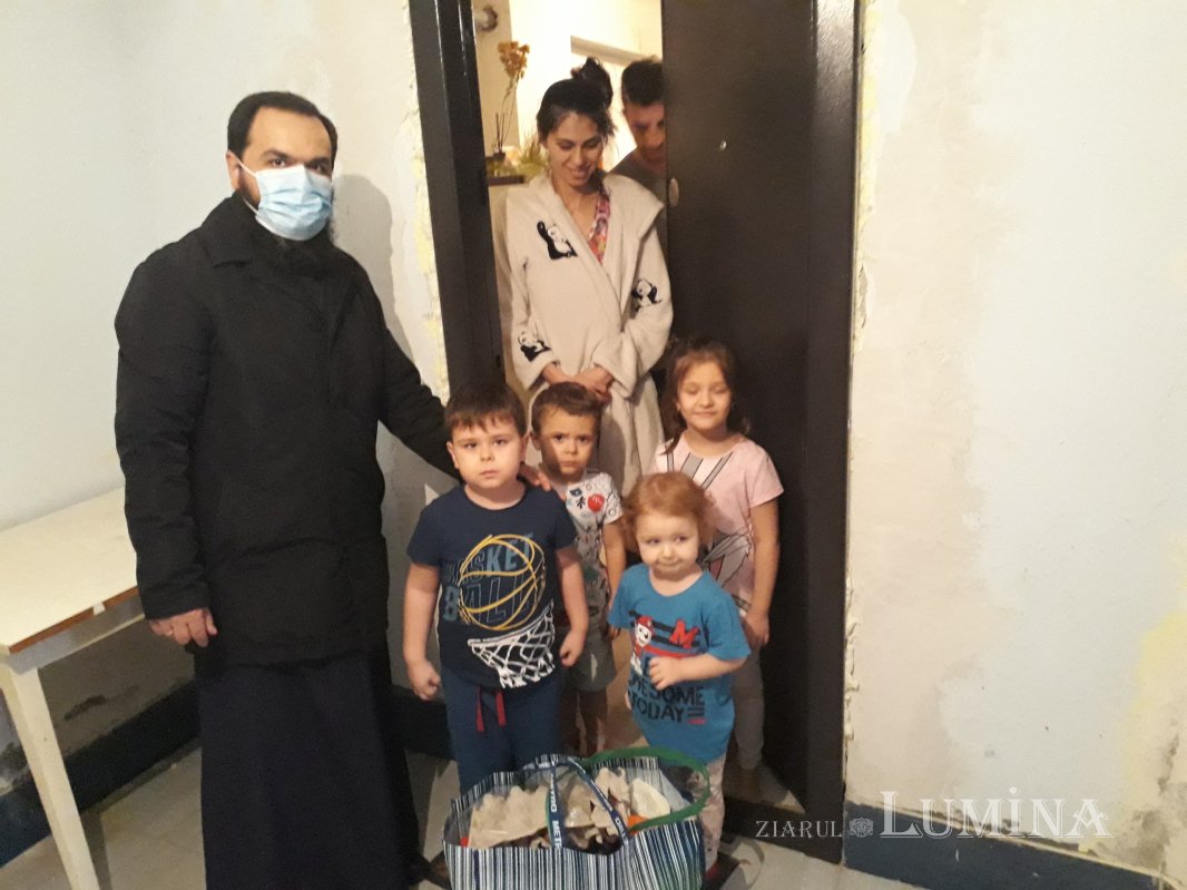 Parohia Iancu Vechi-Mătăsari a ajutat cu peste 170.000 de lei familiile defavorizate 198996
