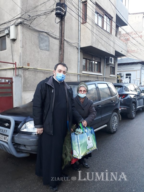 Parohia Iancu Vechi-Mătăsari a ajutat cu peste 170.000 de lei familiile defavorizate 198997