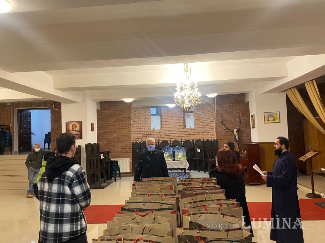 Parohia Iancu Vechi-Mătăsari a ajutat cu peste 170.000 de lei familiile defavorizate 198998