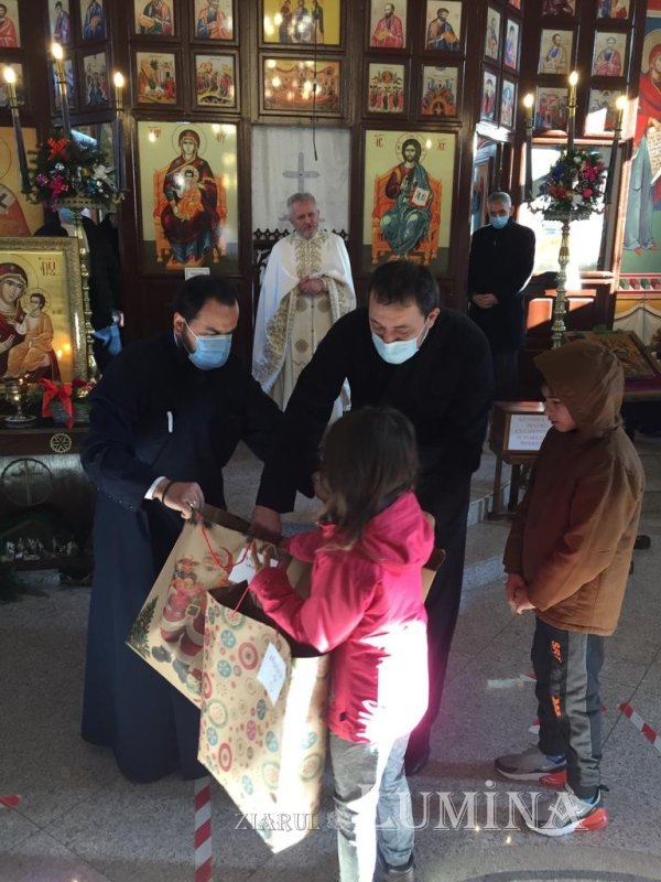 Parohia Iancu Vechi-Mătăsari a ajutat cu peste 170.000 de lei familiile defavorizate 199002