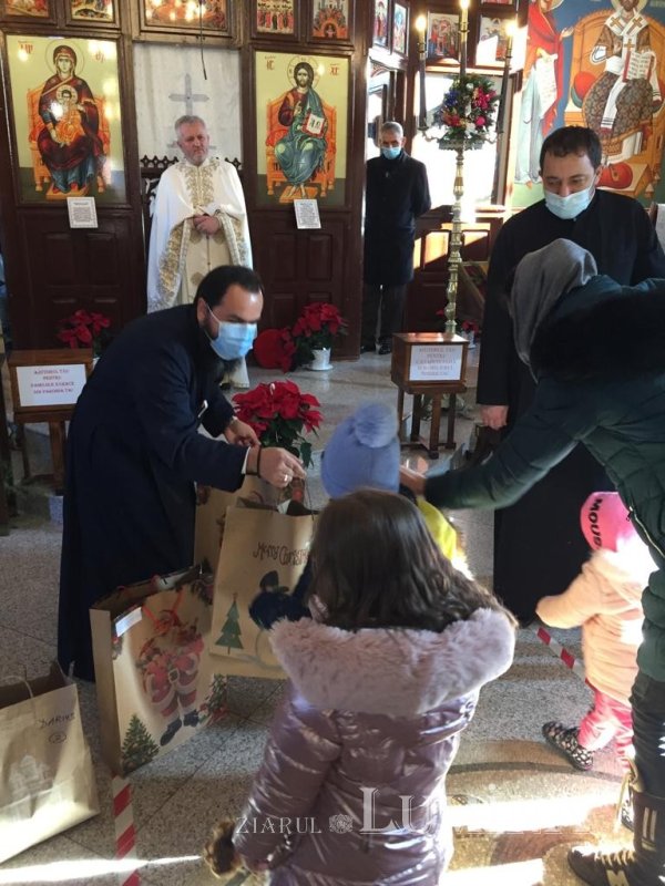 Parohia Iancu Vechi-Mătăsari a ajutat cu peste 170.000 de lei familiile defavorizate 199006