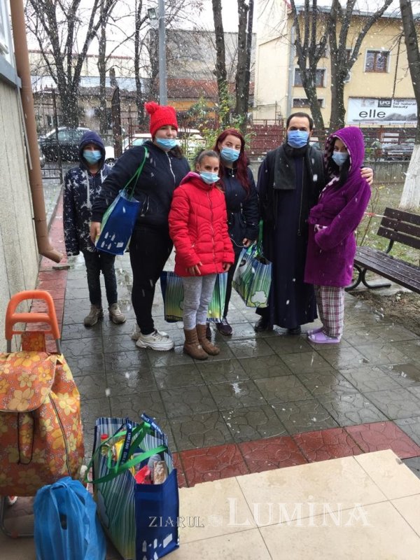 Parohia Iancu Vechi-Mătăsari a ajutat cu peste 170.000 de lei familiile defavorizate 199010