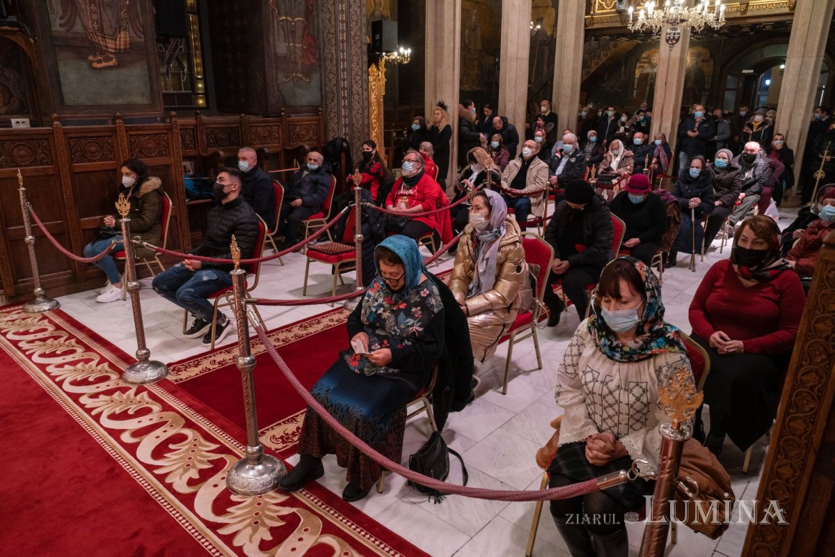 Slujba din noaptea trecerii dintre ani la Catedrala Patriarhală 199407