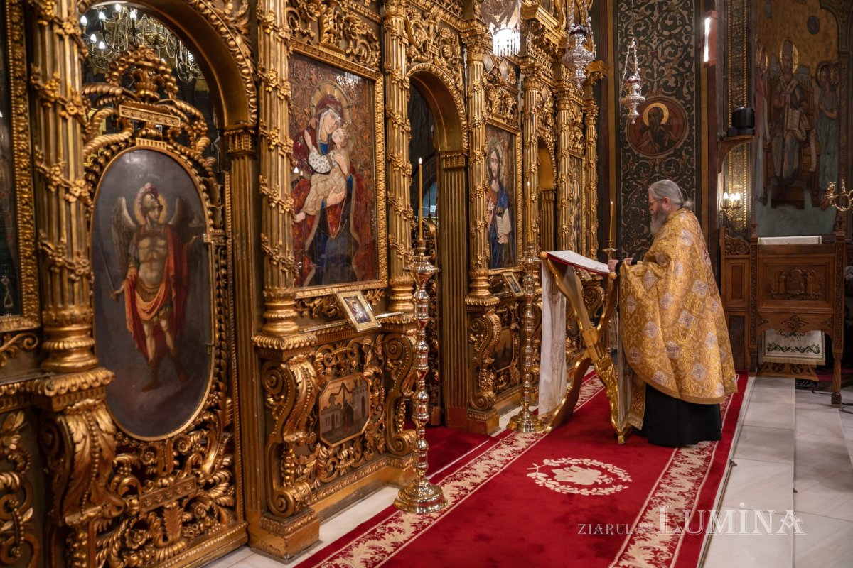 Slujba din noaptea trecerii dintre ani la Catedrala Patriarhală 199434