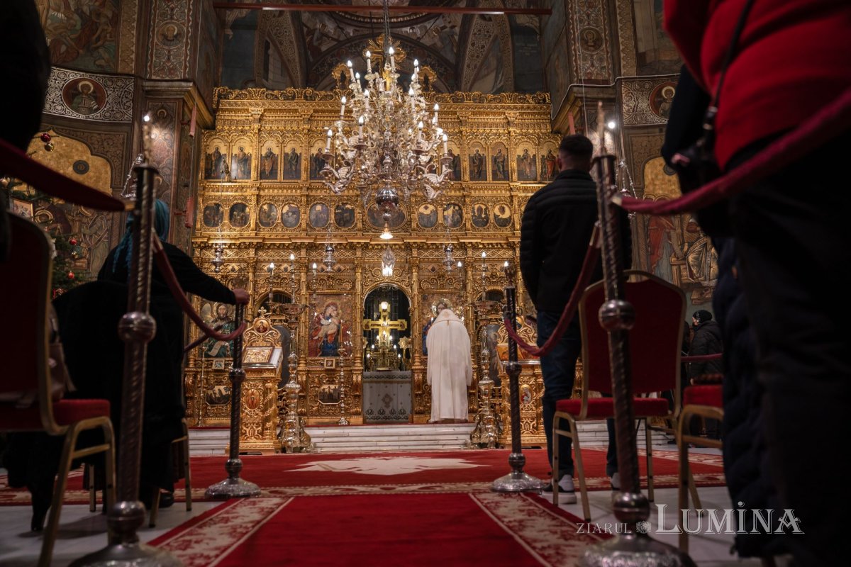 Slujba din noaptea trecerii dintre ani la Catedrala Patriarhală 199452