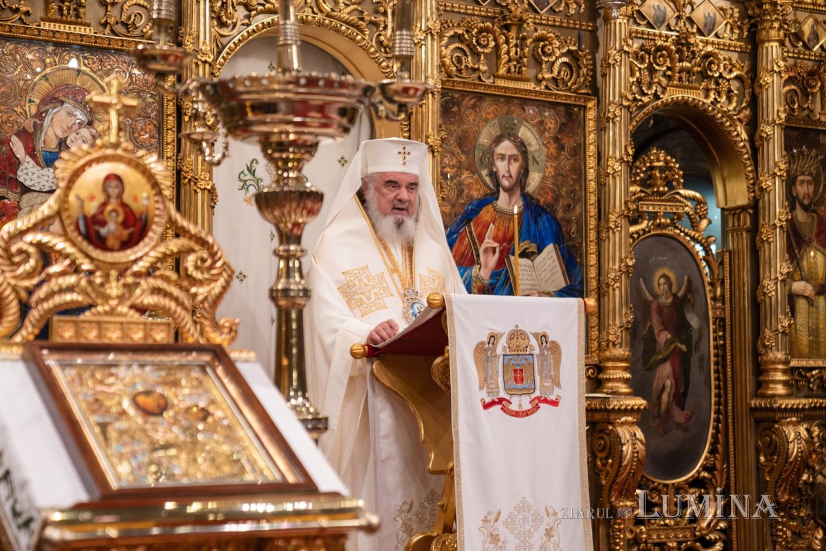 Slujba din noaptea trecerii dintre ani la Catedrala Patriarhală 199459