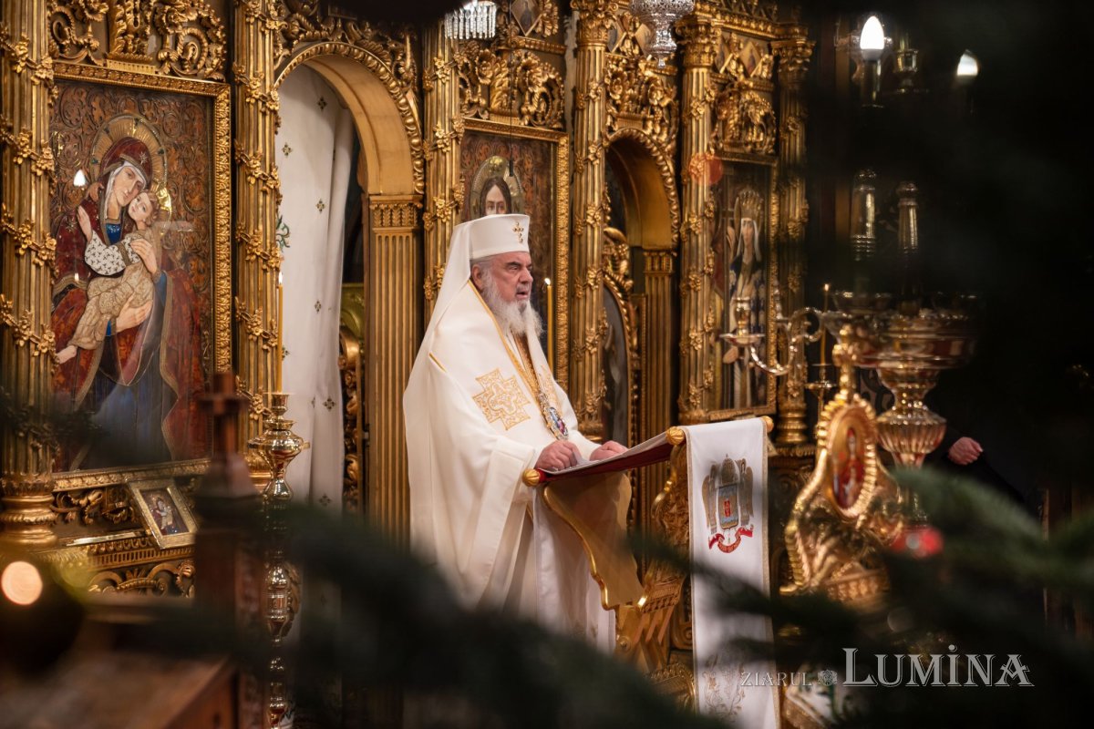 Slujba din noaptea trecerii dintre ani la Catedrala Patriarhală 199460