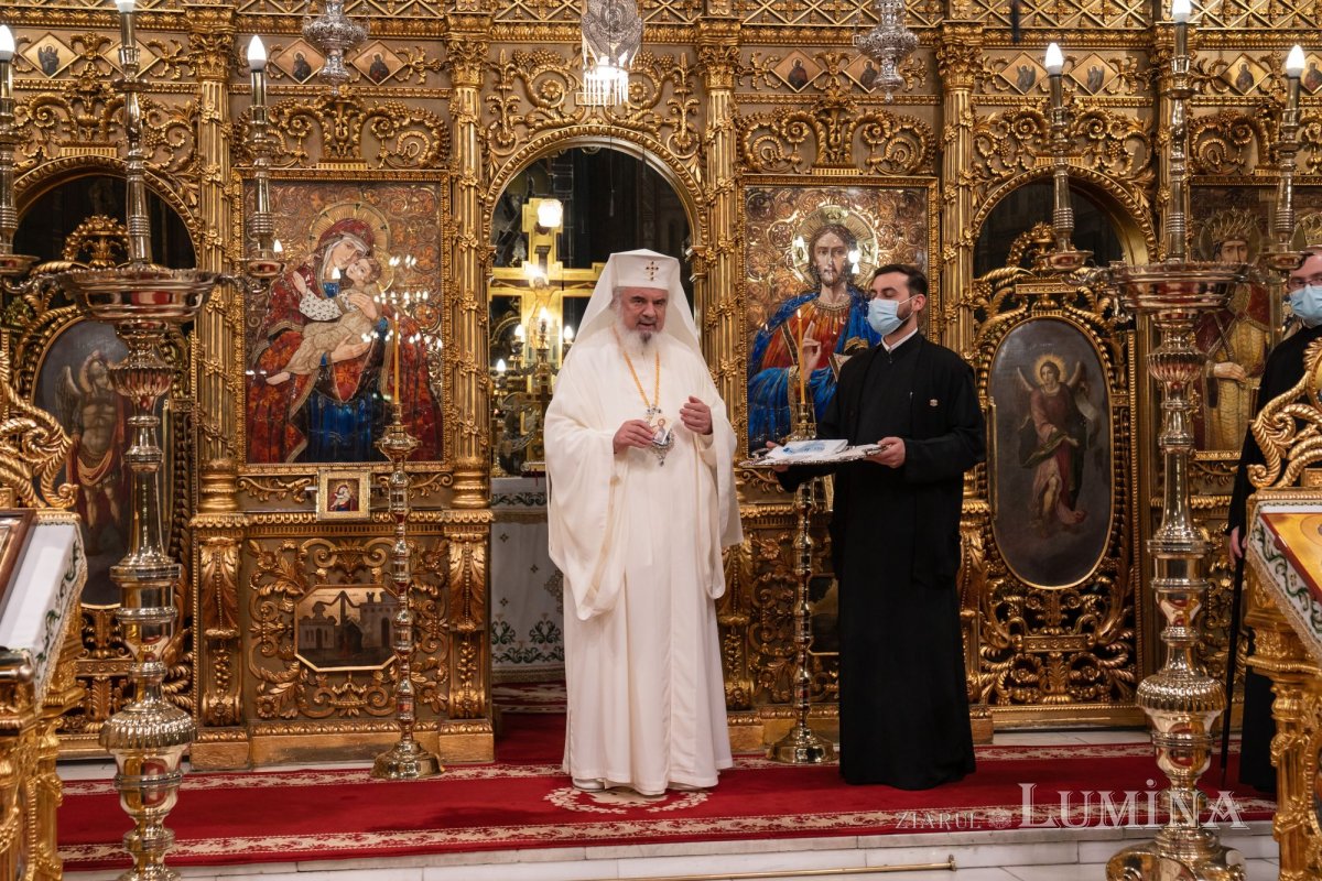 Slujba din noaptea trecerii dintre ani la Catedrala Patriarhală 199463