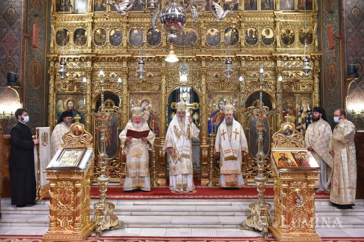 Proclamarea anului 2022 în Patriarhia Română ca „Anul omagial al rugăciunii în viața Bisericii și a creștinului” și „Anul comemorativ al sfinților isihaști Simeon Noul Teolog, Grigorie Palama și Paisie de la Neamț” 199502