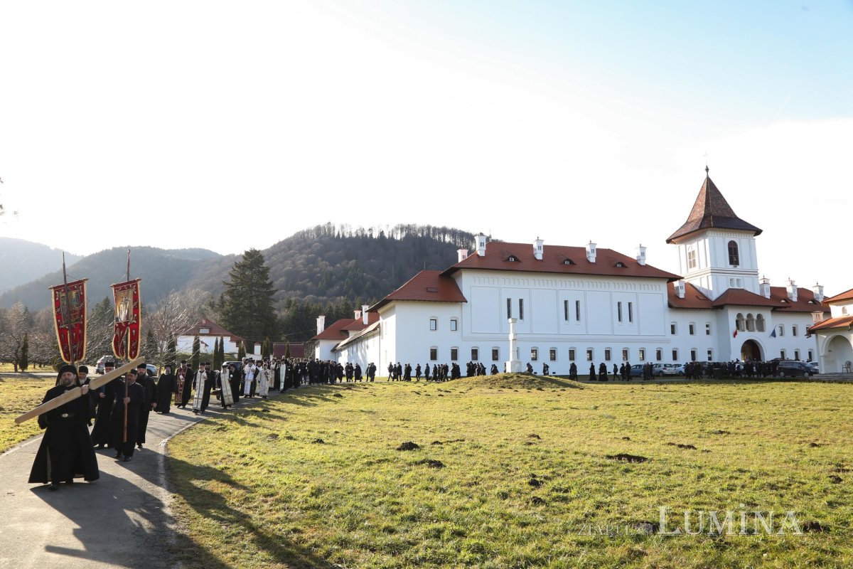 Părintele arhimandrit Visarion Joantă a fost înmormântat la Sâmbăta de Sus 199714