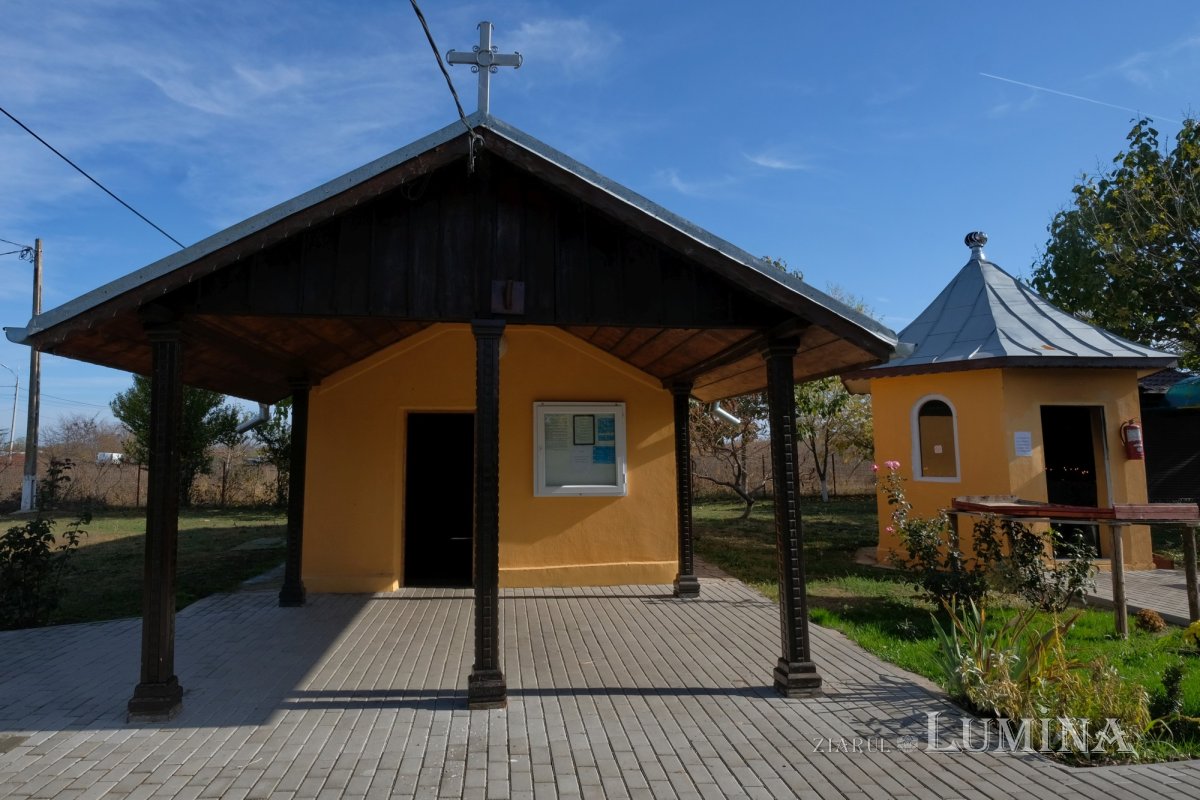 Crucea de la Coslogeni, care s-a făcut ușă de altar 199834