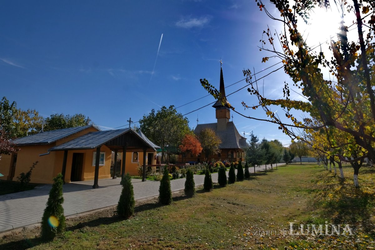 Crucea de la Coslogeni, care s-a făcut ușă de altar 199852