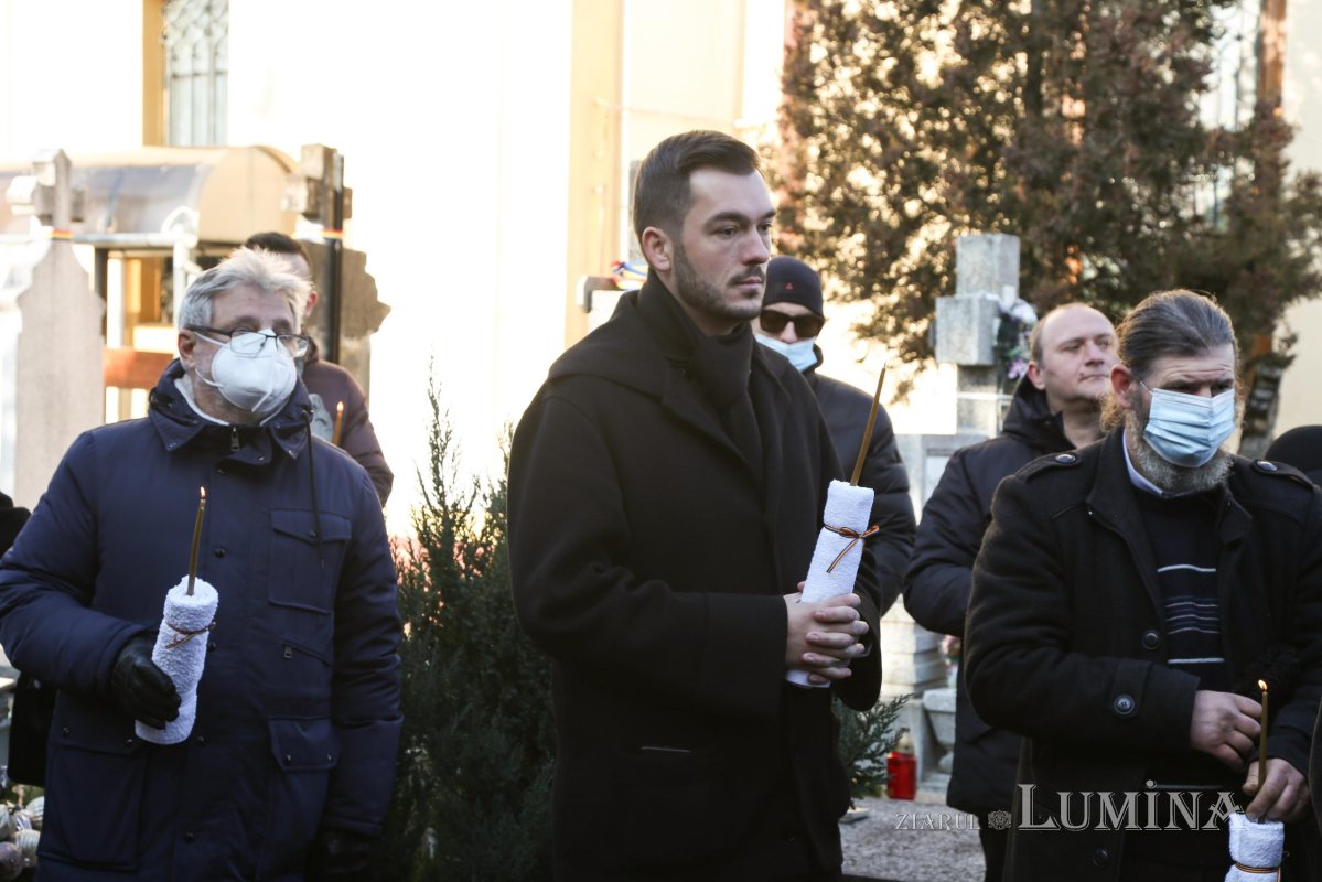 Părintele academician Mircea Păcurariu, pomenit la un an de la trecerea în veşnicie 200664