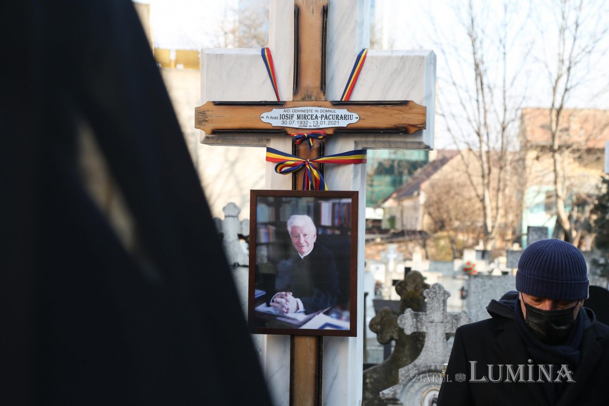Părintele academician Mircea Păcurariu, pomenit la un an de la trecerea în veşnicie 200667