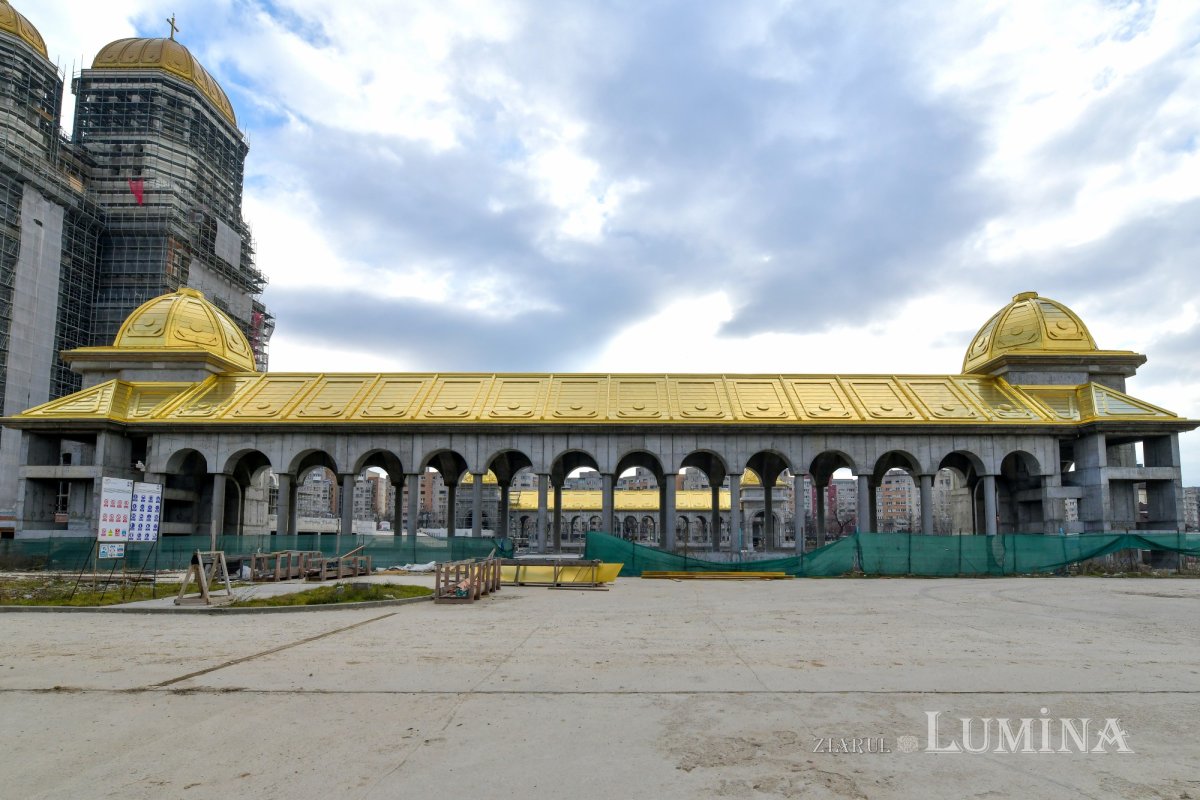 Șantierul Catedralei Mântuirii Neamului la început de an 200552