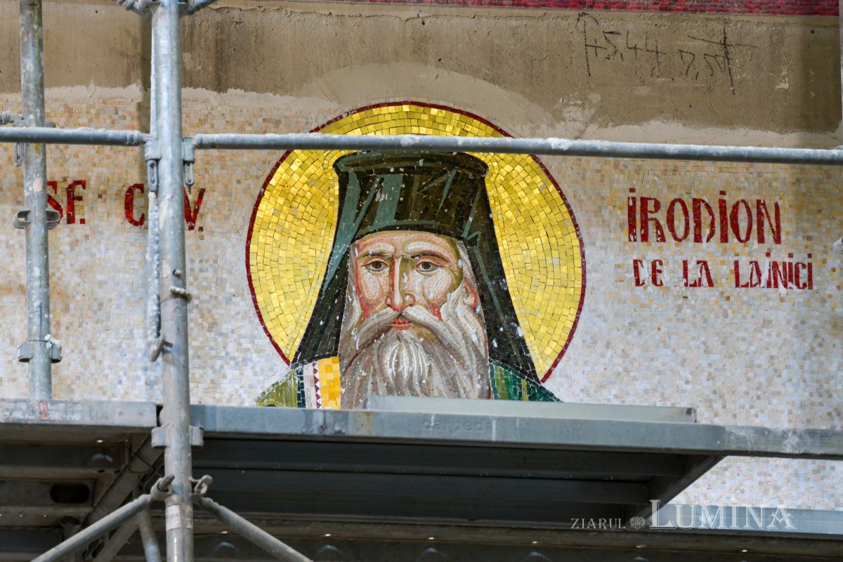 Șantierul Catedralei Mântuirii Neamului la început de an 200559