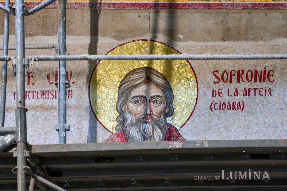 Șantierul Catedralei Mântuirii Neamului la început de an 200560