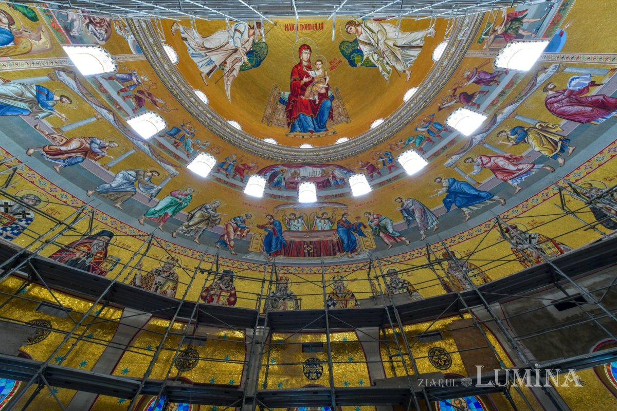 Șantierul Catedralei Mântuirii Neamului la început de an 200569