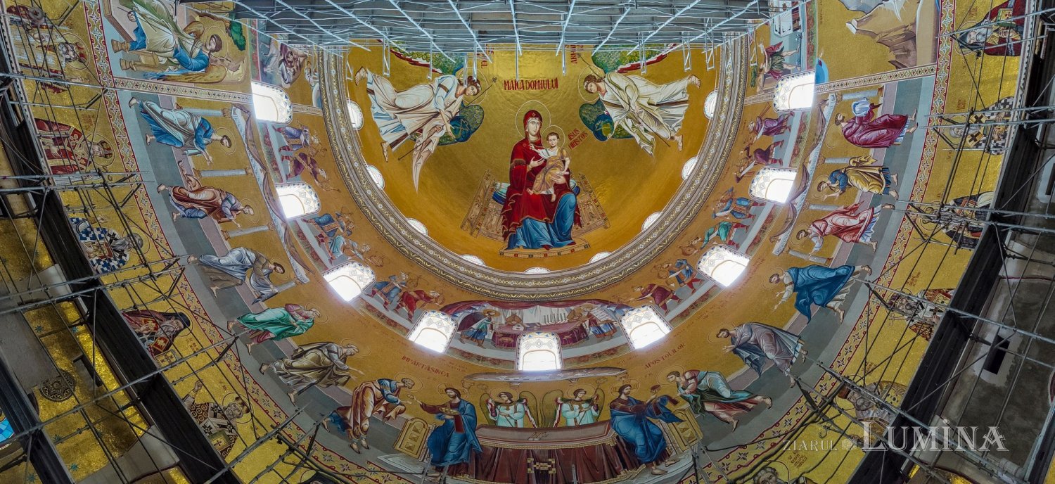 Șantierul Catedralei Mântuirii Neamului la început de an 200573