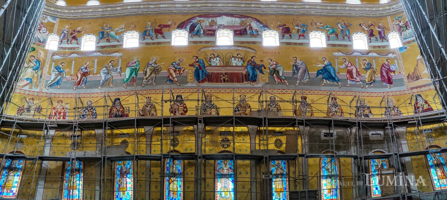 Șantierul Catedralei Mântuirii Neamului la început de an 200574