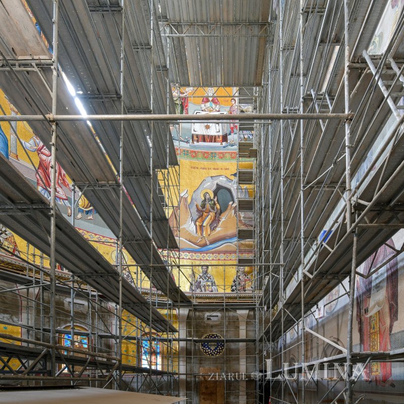 Șantierul Catedralei Mântuirii Neamului la început de an 200576