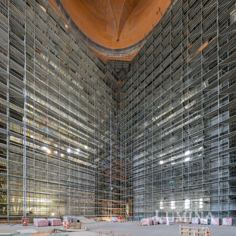 Șantierul Catedralei Mântuirii Neamului la început de an 200578