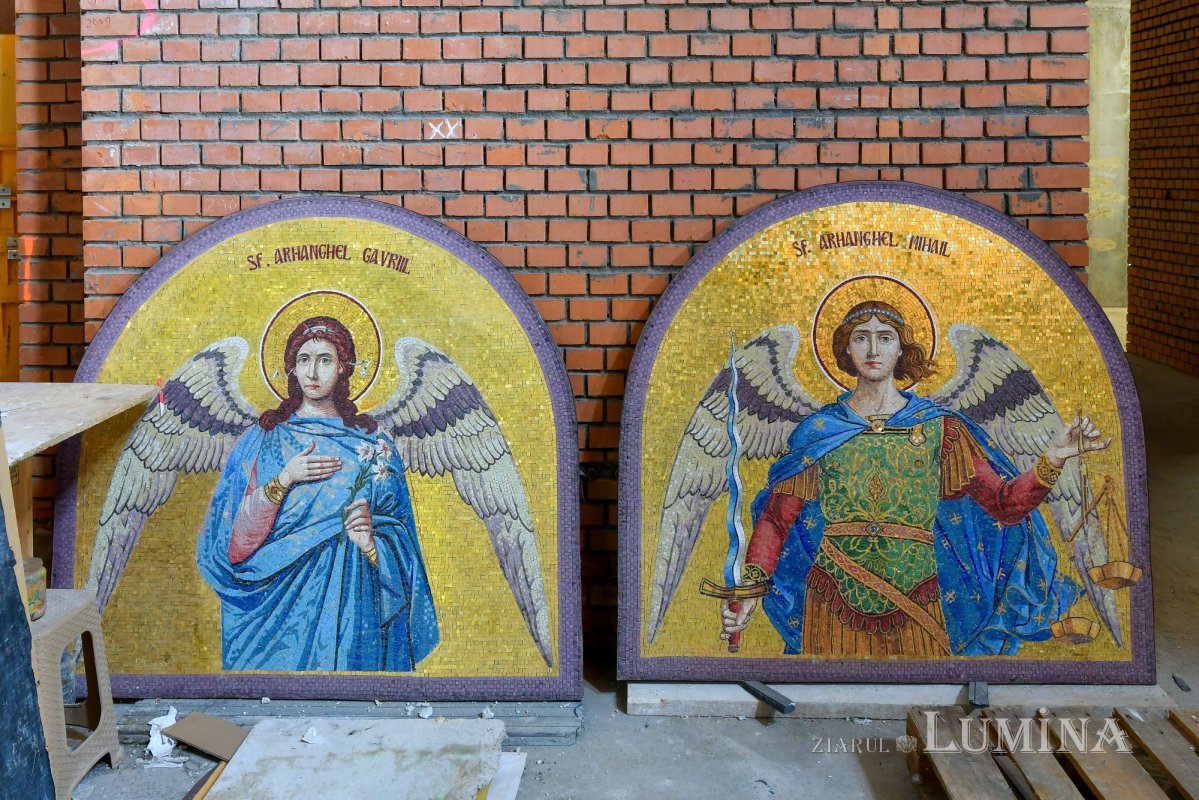 Șantierul Catedralei Mântuirii Neamului la început de an 200579