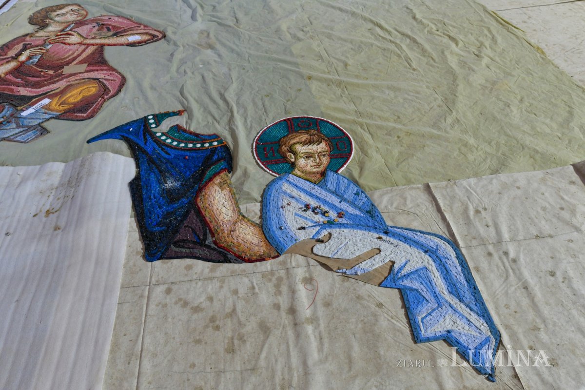 Șantierul Catedralei Mântuirii Neamului la început de an 200581