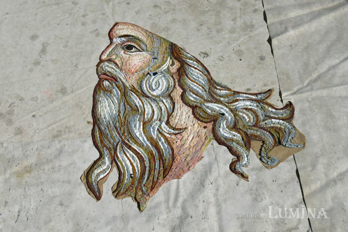 Șantierul Catedralei Mântuirii Neamului la început de an 200583