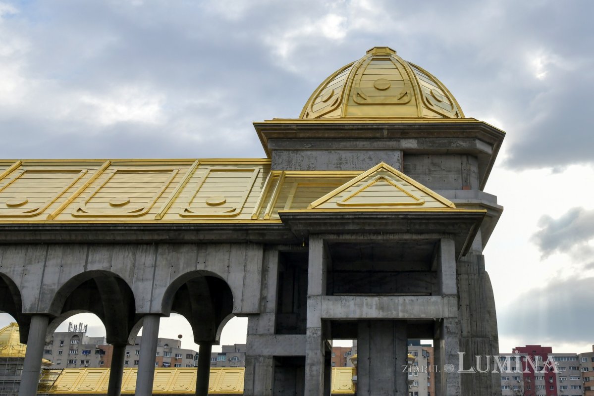 Șantierul Catedralei Mântuirii Neamului la început de an 200588