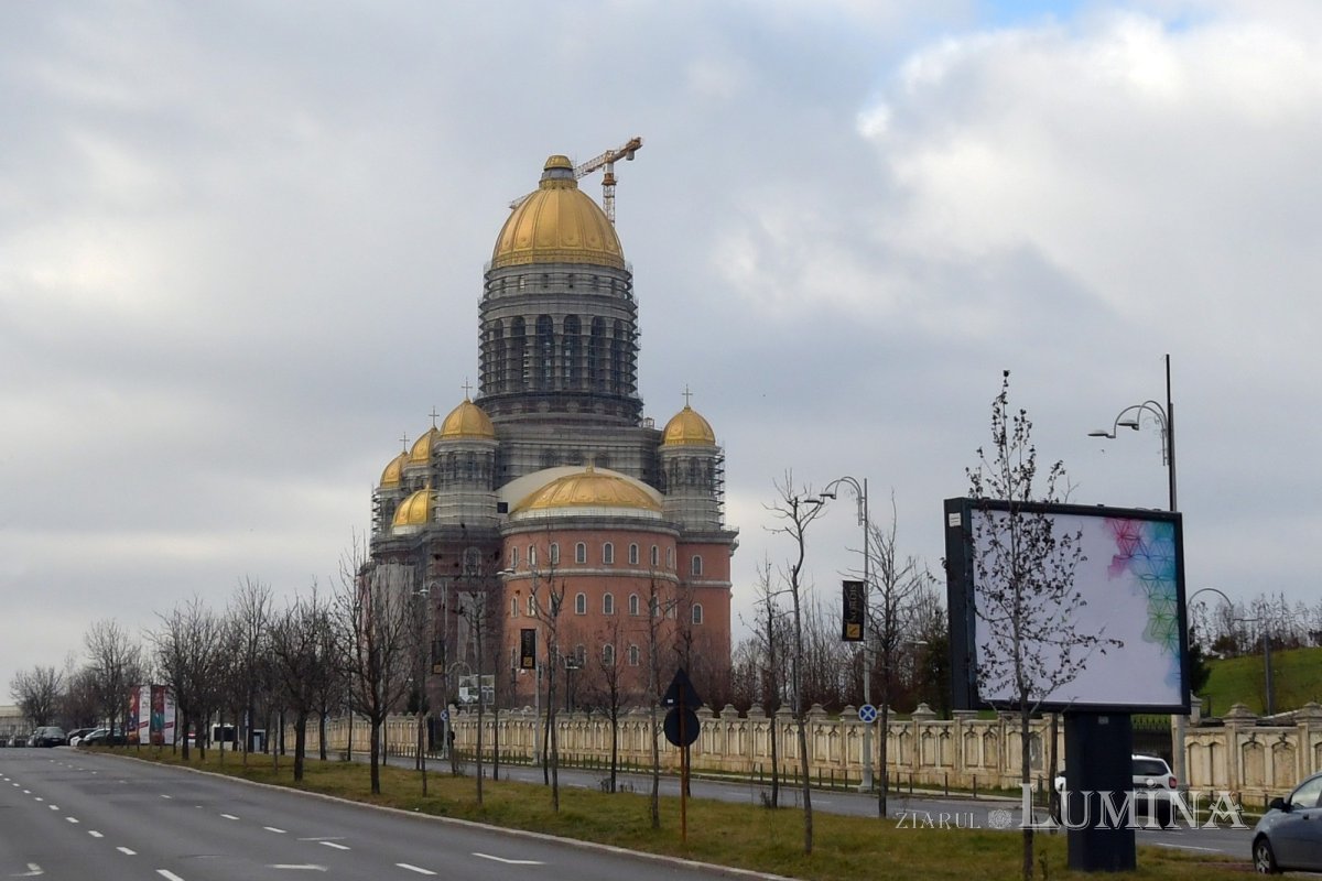 Șantierul Catedralei Mântuirii Neamului la început de an 200590
