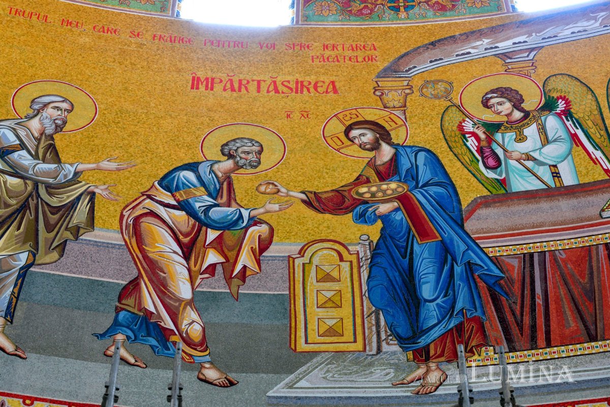 Șantierul Catedralei Mântuirii Neamului la început de an 200591