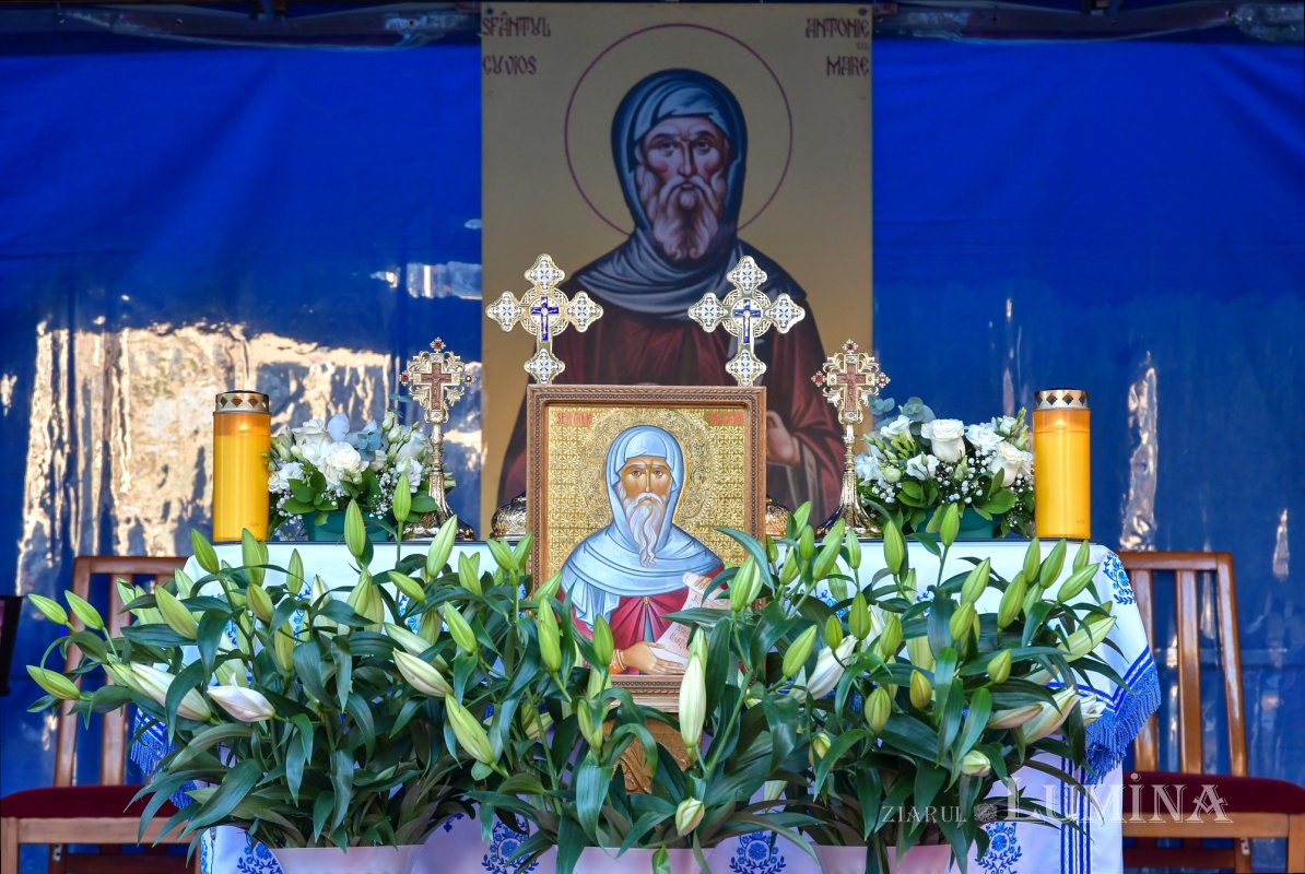 Laudă de seară adusă Cuviosului Antonie cel Mare în Capitală 200966
