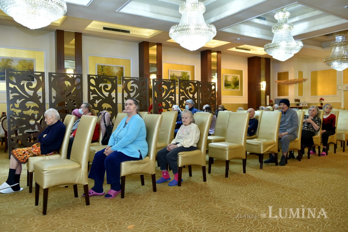 Moaștele Sfântului Alexandru oferite capelei unui cămin de bătrâni din Capitală  200840