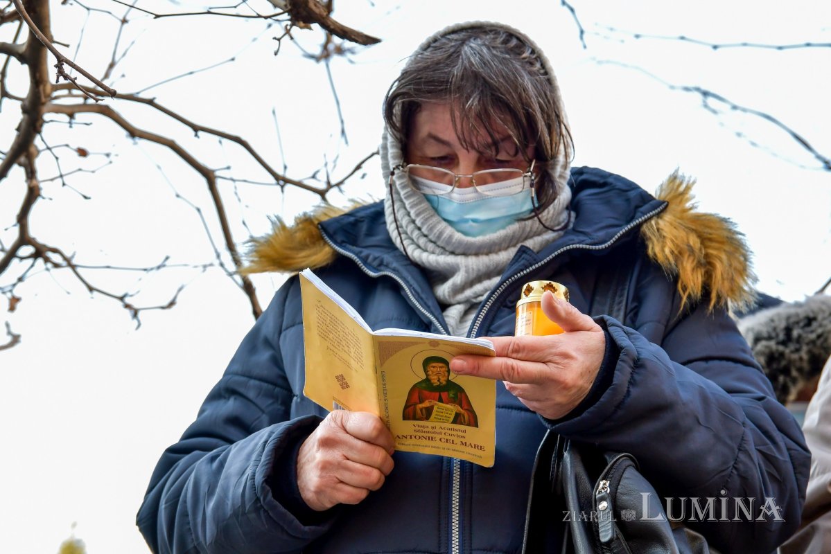 Procesiune cu icoana și moaștele Sfântului Antonie cel Mare în Capitală 200869