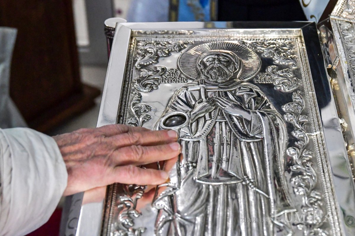 Sfântul Antonie cel Mare cinstit la biserica sa din centrul Capitalei 201077