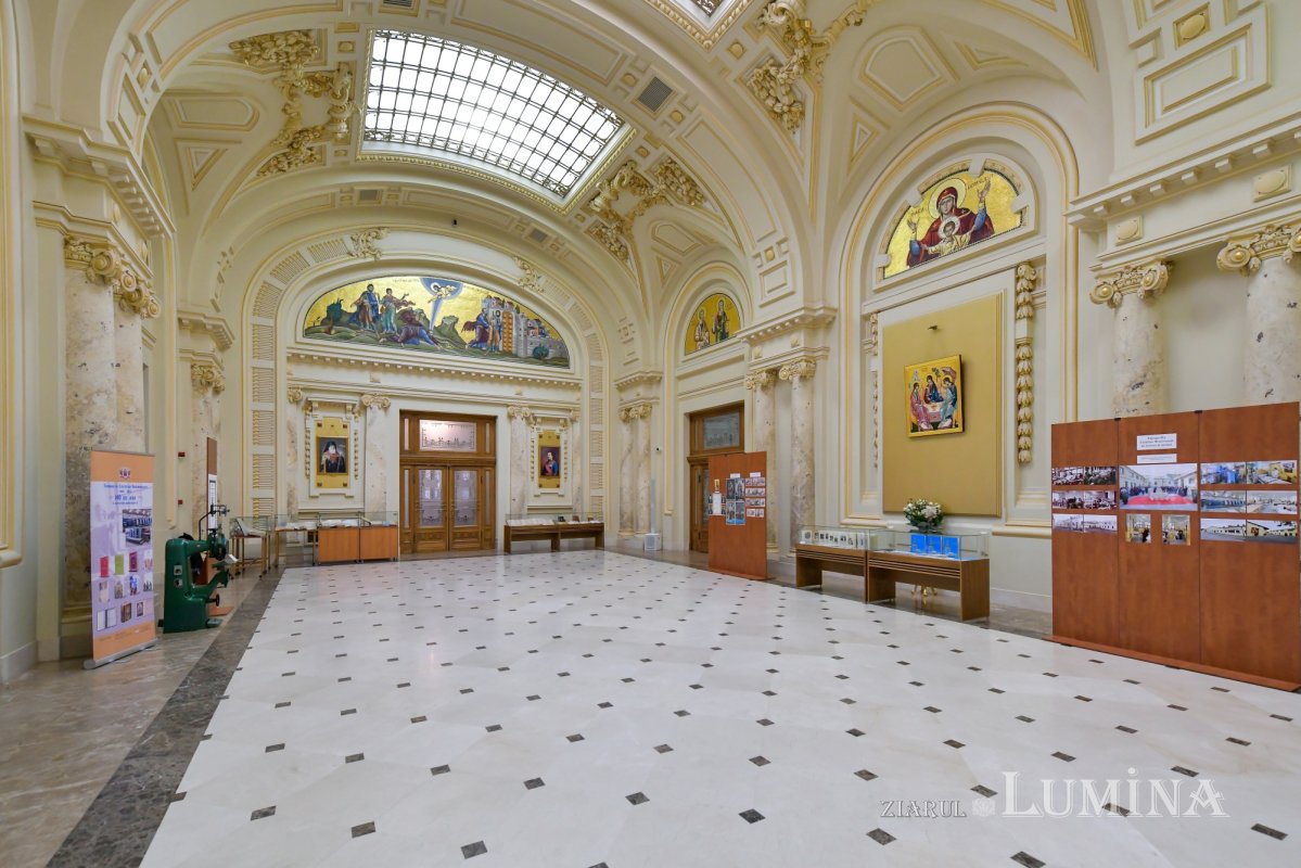 Expoziție dedicată împlinirii a 140 de ani de existență a Tipografiei Cărților Bisericești 201359