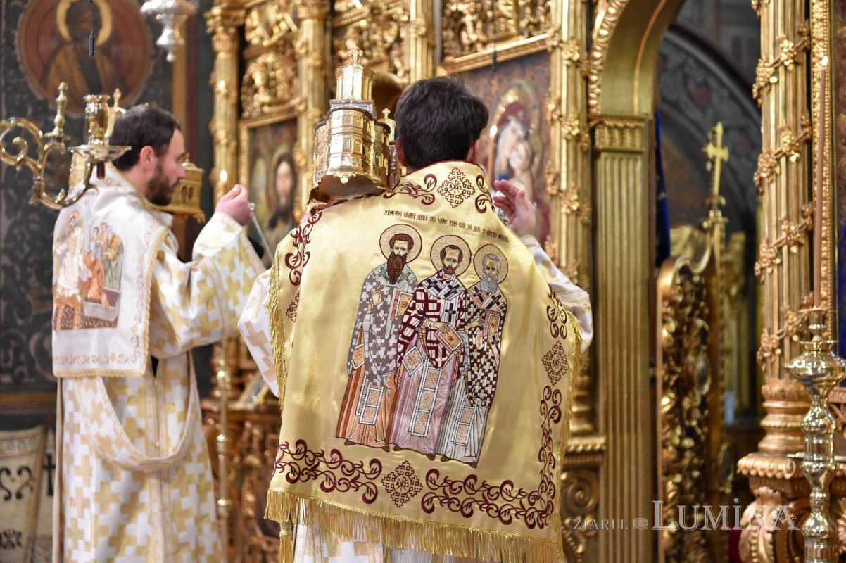 Laudă de seară adusă Sfinților Trei Ierarhi la Catedrala Patriarhală 201989