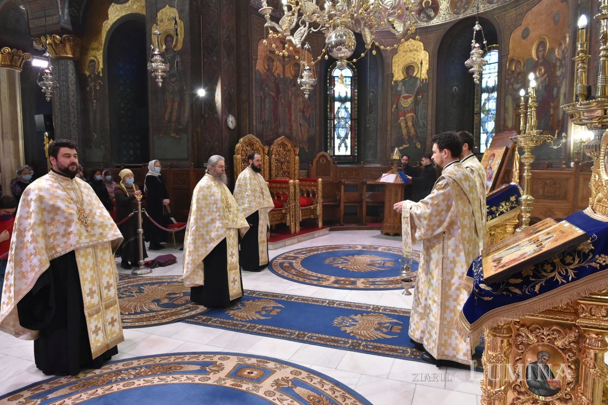 Laudă de seară adusă Sfinților Trei Ierarhi la Catedrala Patriarhală 201993