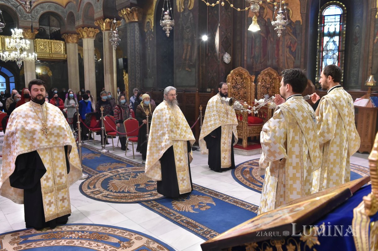 Laudă de seară adusă Sfinților Trei Ierarhi la Catedrala Patriarhală 201995