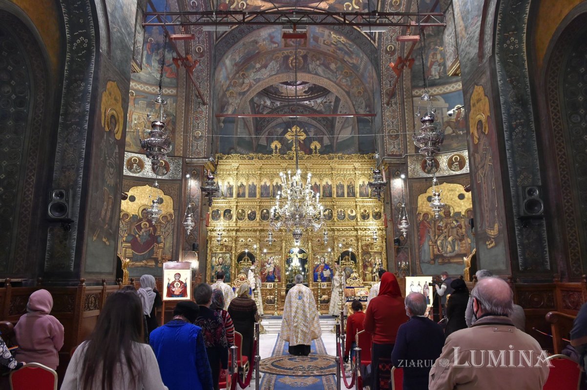 Laudă de seară adusă Sfinților Trei Ierarhi la Catedrala Patriarhală 201996