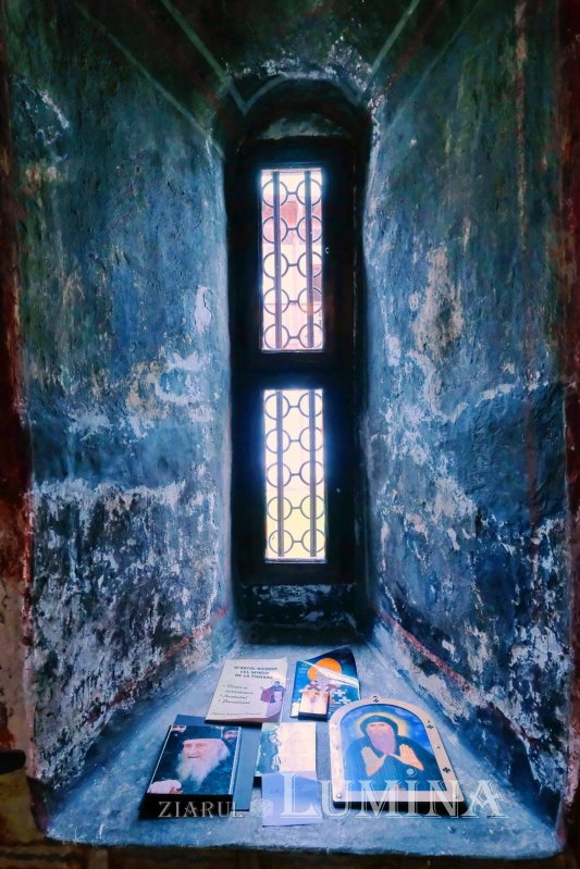 Fotografii artistice ale Publicațiilor Lumina 202635