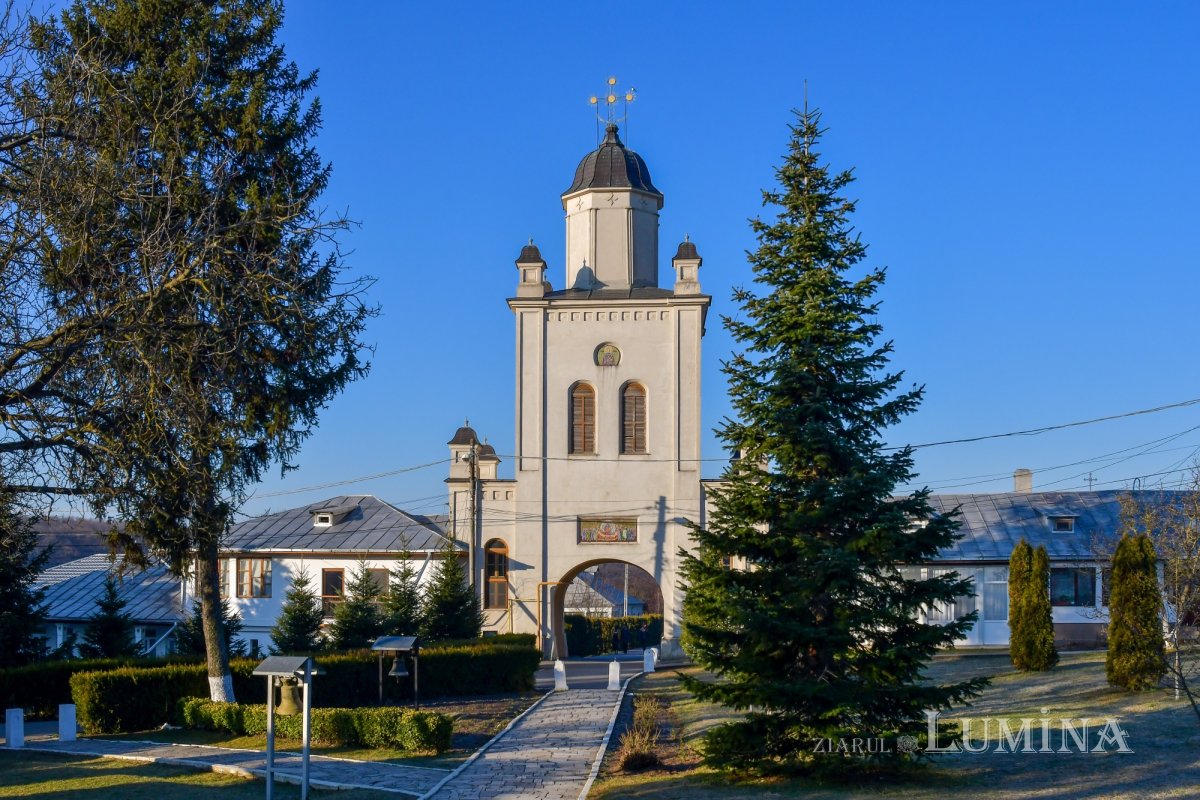 O nouă raclă pentru moaștele Sfântului Irodion de la Lainici, la Mănăstirea Pasărea 202691